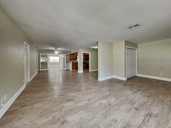 Building Photo - 7321 Egypt Lake Dr
