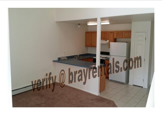 Building Photo - 493 Cedar Glen Way