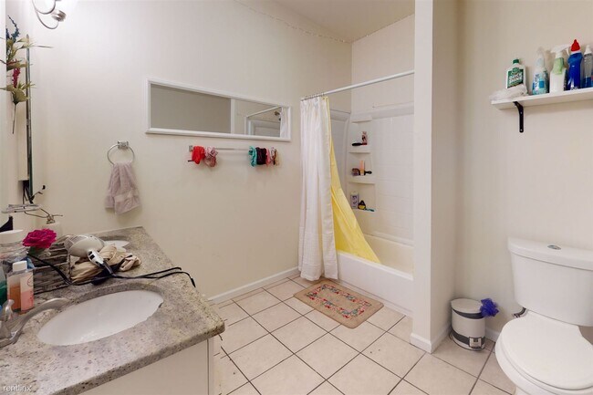 Foto del edificio - 4 br, 2 bath Duplex - 1739 W BERKS ST Unit A