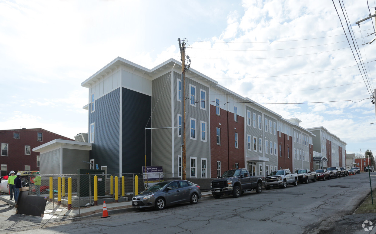 Primary Photo - West Street Apartments