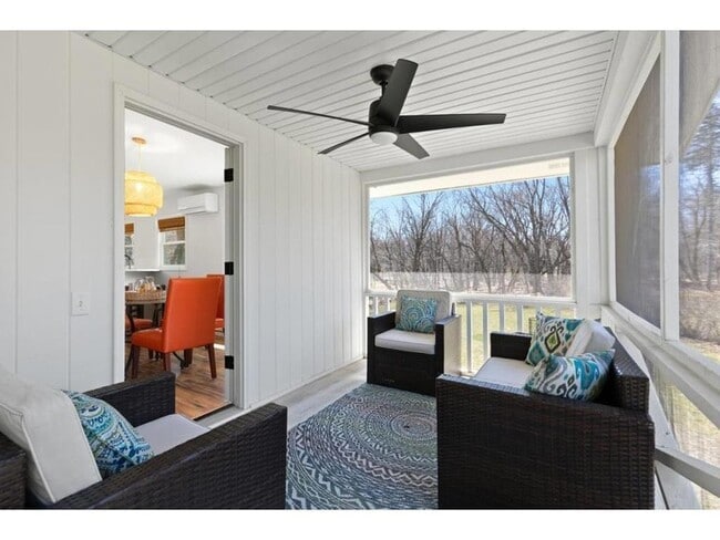 Building Photo - 25455 Nelsine Dr