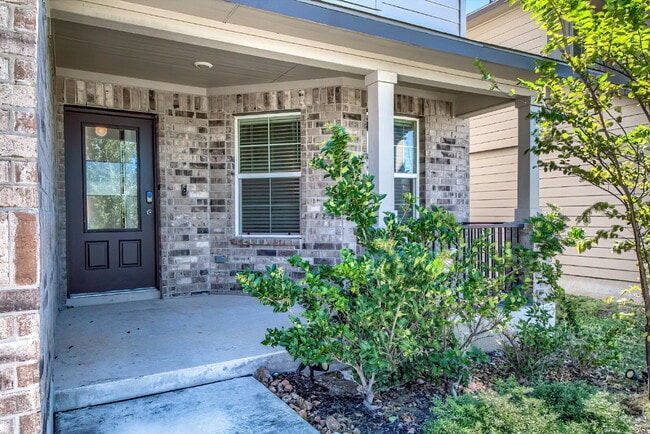 Photo - Stunning 4 bedroom offering 50% off the fi... Apartment