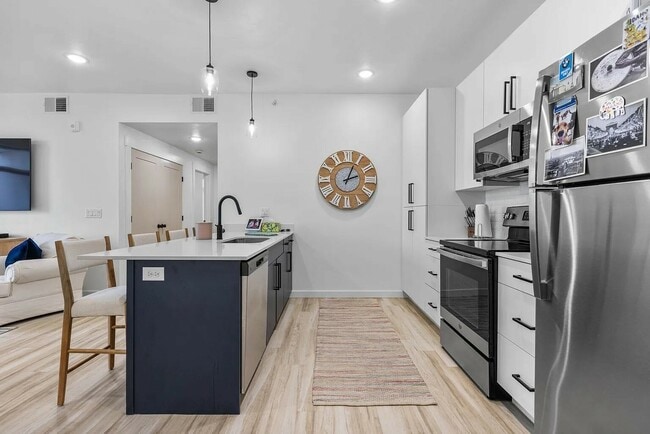 Foto del edificio - 3131 Fleur Dr