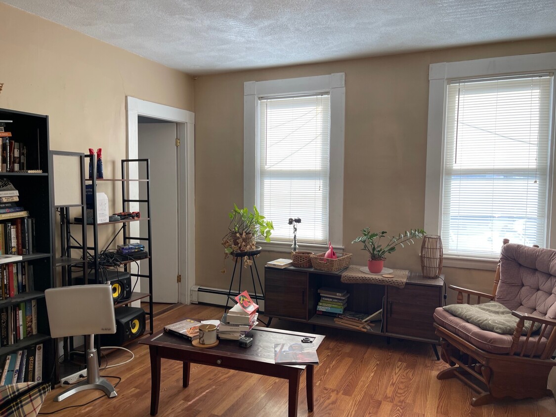 Primary Photo - 277 Cardinal Medeiros Ave