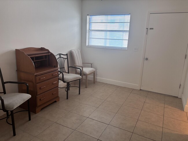 Foto del edificio - 2213 NE 1st Ct