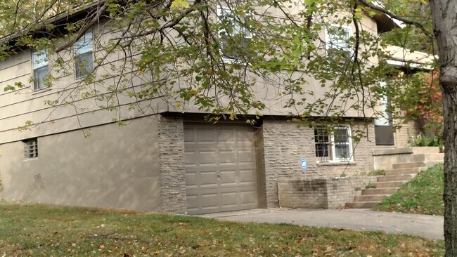 Building Photo - 10202 Beacon Ave