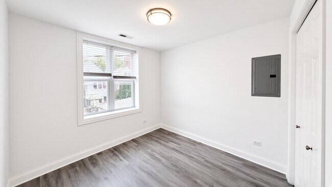 Foto del edificio - 3131 N Monticello Ave