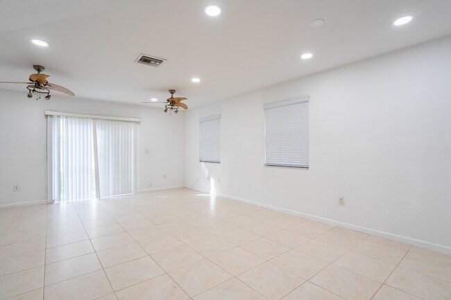 Building Photo - 6619 Winfield Blvd