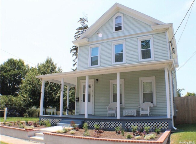 Building Photo - 508 4th St
