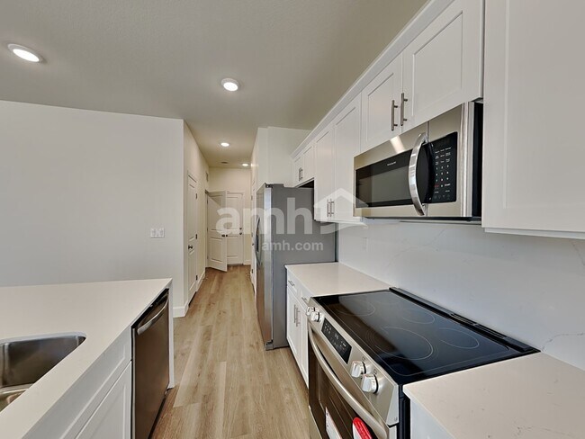Building Photo - 10328 Medusita St