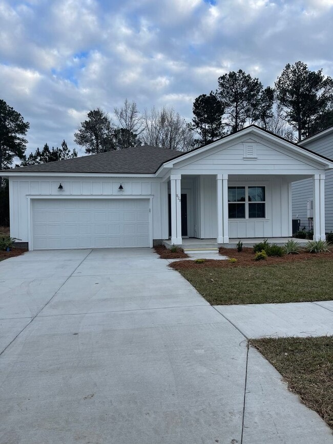 Building Photo - 828 Longleaf Dr