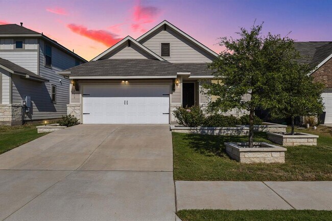 Building Photo - 113 Lyrebird Ln