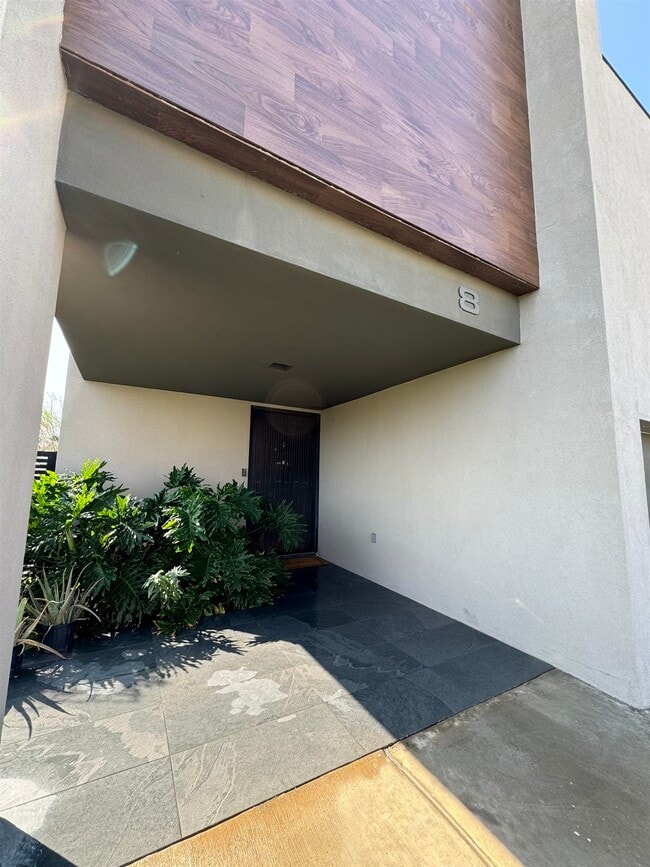 Foto del edificio - 7219 Rocio Dr