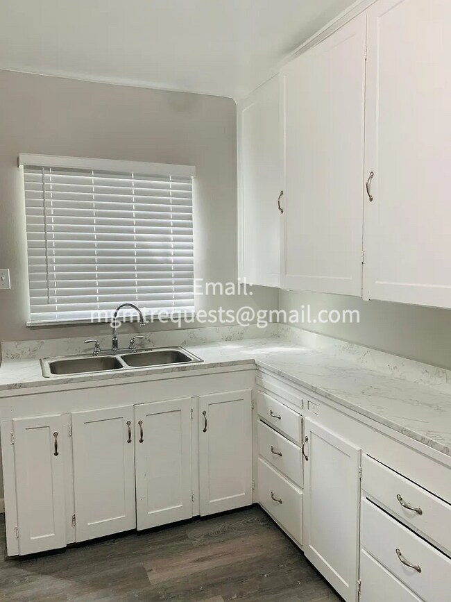 Foto del edificio - 4228 Tenth St