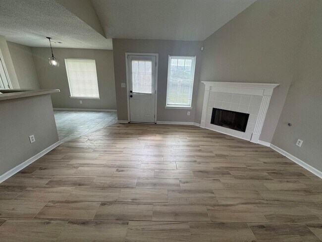 Foto del edificio - 5457 Sundale Way S