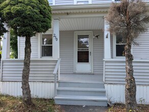 Building Photo - 250 Litchfield St
