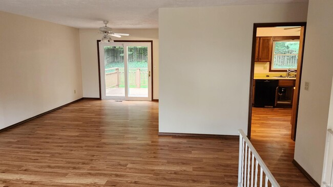 Foto del edificio - 708 E Eddington Ct