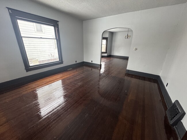 Building Photo - 32 S Virginia Ave