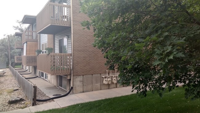 Foto del edificio - 1612 Cottonwood Dr
