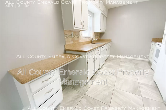 Building Photo - 521 Marlowe Dr
