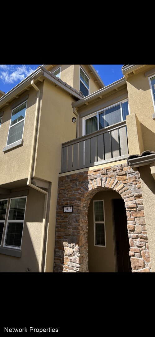 Building Photo - 4 br, 3.5 bath House - 2958 Valbonne Walk