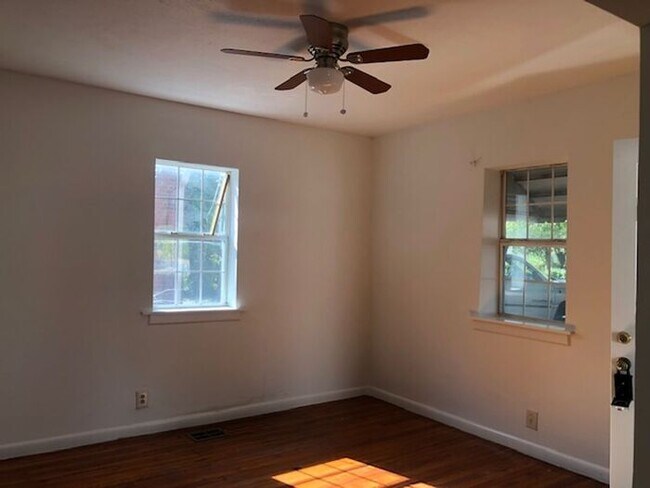 Building Photo - North Nashville single family home, 3 Bedr...