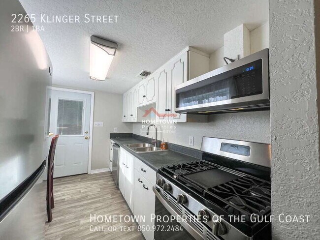 Foto del edificio - 2265 Klinger St