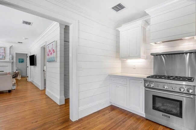 Photo - 918 NE 5th St House