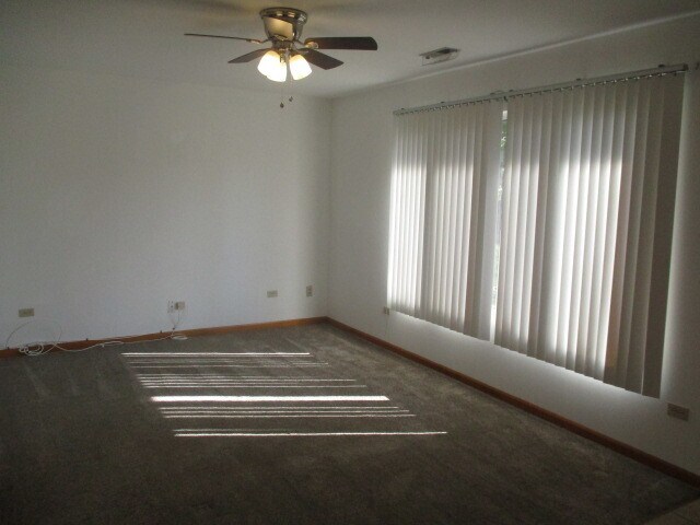 Foto del edificio - 3228 Commercial Ave