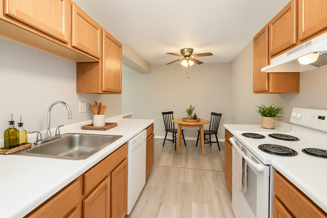 Foto del edificio - 7413 Brookdale Dr