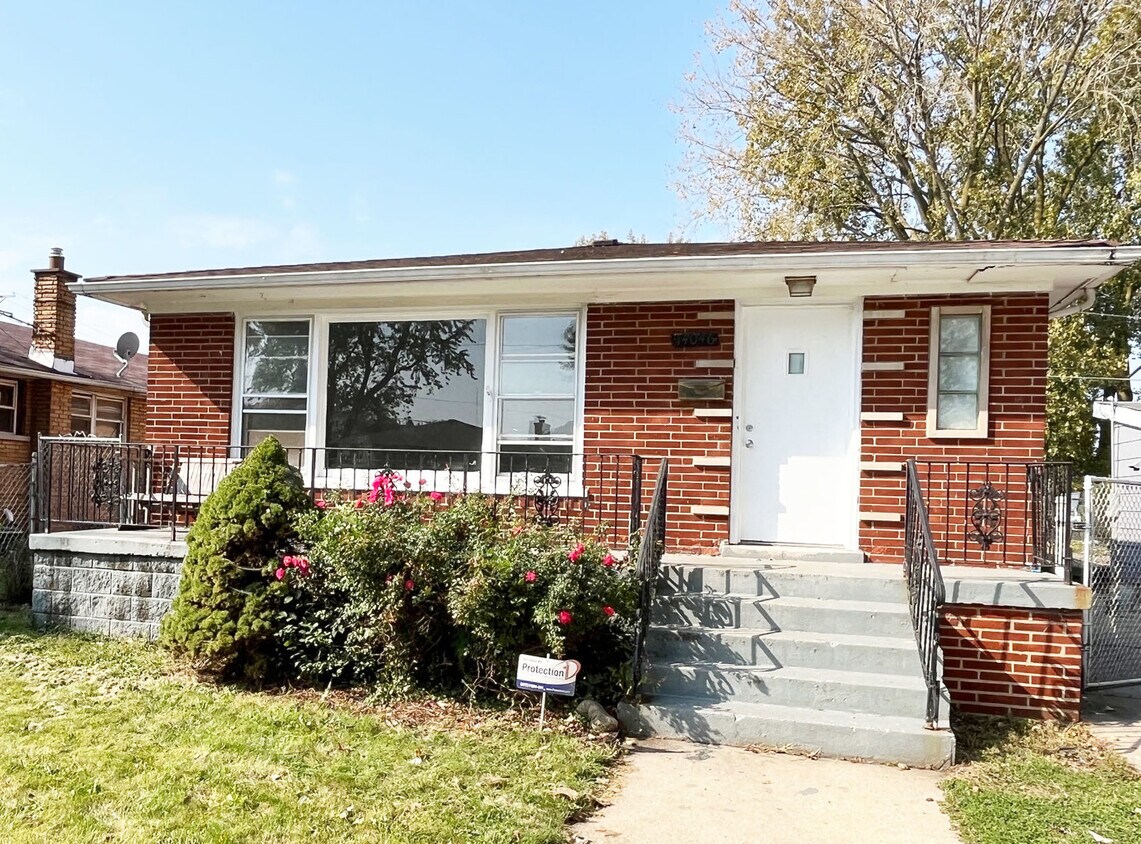 Primary Photo - 14046 Calhoun Ave
