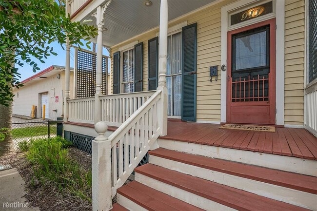 Building Photo - 3 br, 1 bath House - 911 20th Street