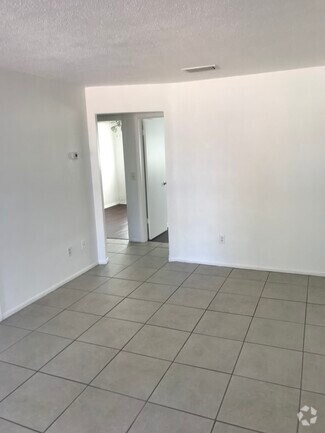 Building Photo - 900 San Christopher Dr