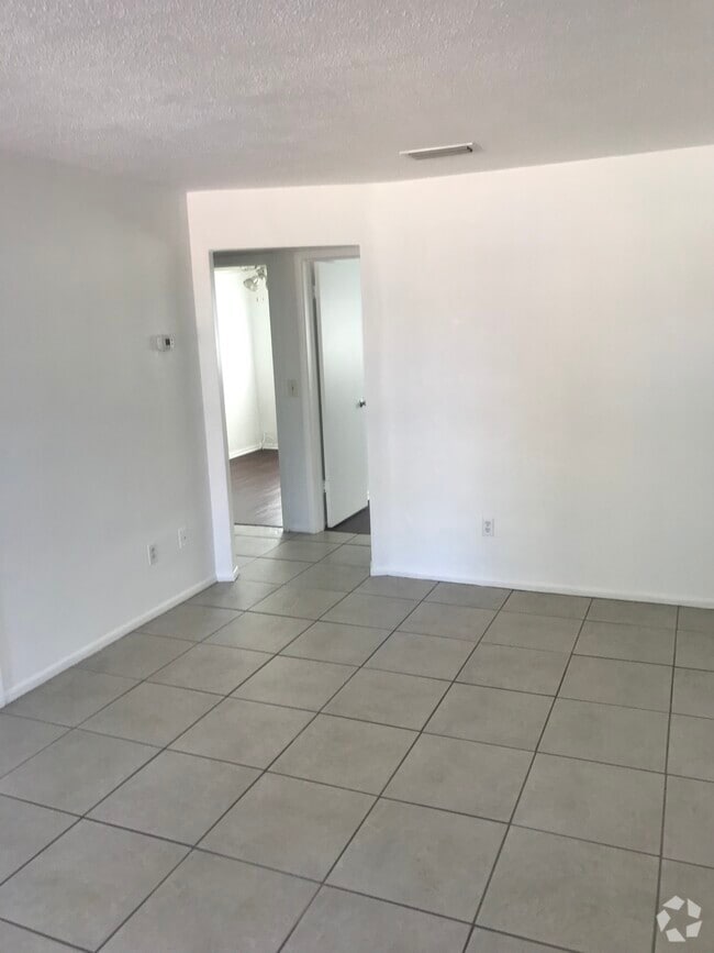 Building Photo - 900 San Christopher Dr