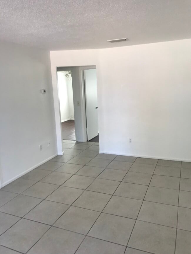 Building Photo - 900 San Christopher Dr