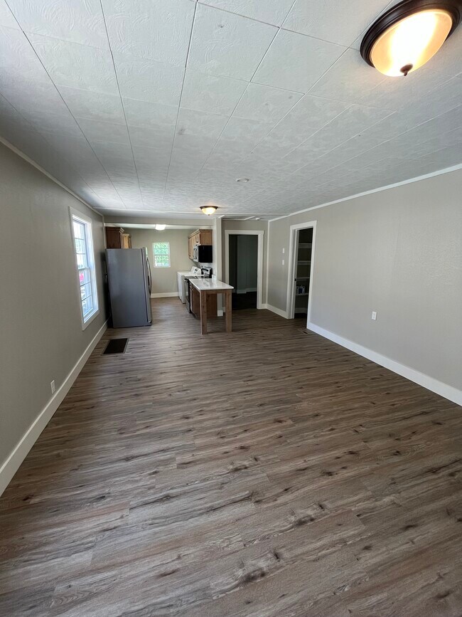 Building Photo - 415 E Jackson St