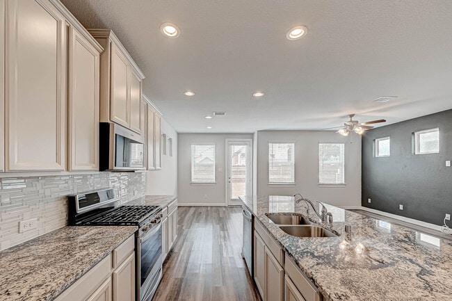Stainless Steel appliances and gas stove /oven - 9905 Brickhouse Dr