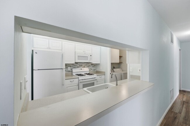 Building Photo - 89 Sussex Pl