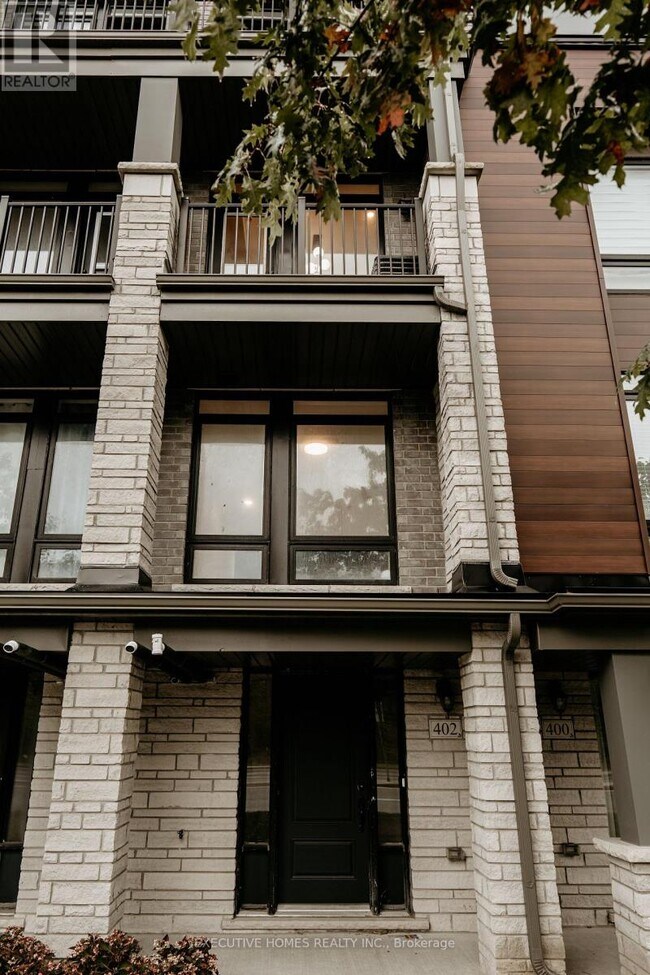 Building Photo - 402 Salem Rd S