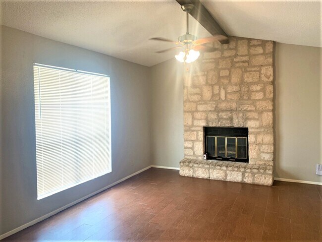 Foto del edificio - 313 Highland Estates Dr