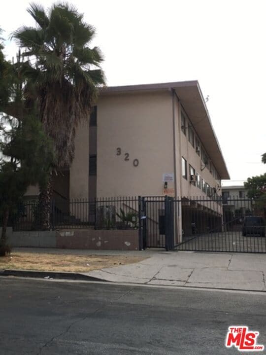 Building Photo - 320 S Hobart Blvd