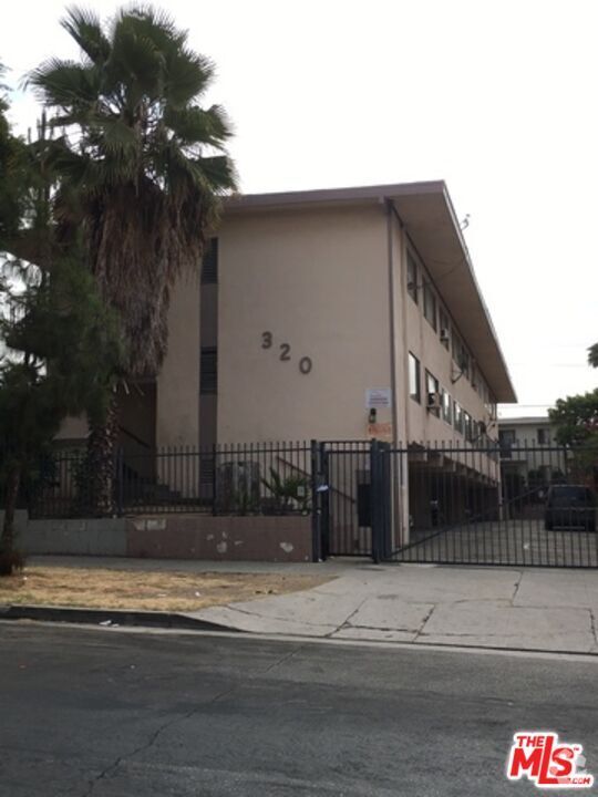 Building Photo - 320 S Hobart Blvd