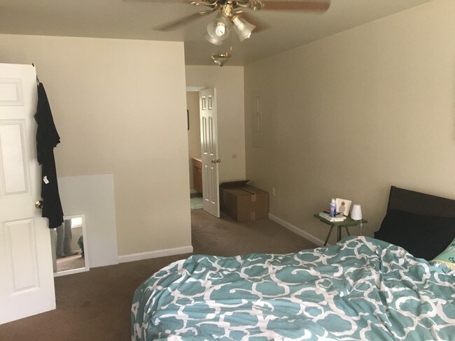 Foto del edificio - 408 Cartwright Ave