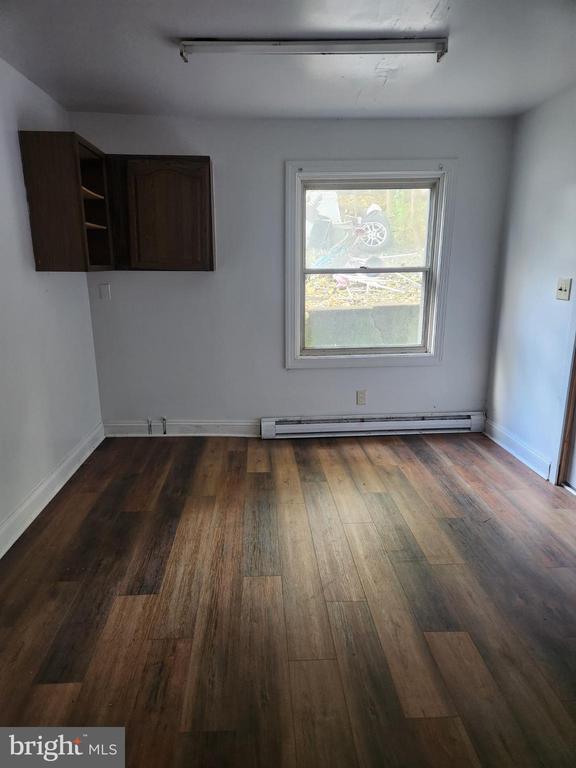 Building Photo - 248 W Fairview St