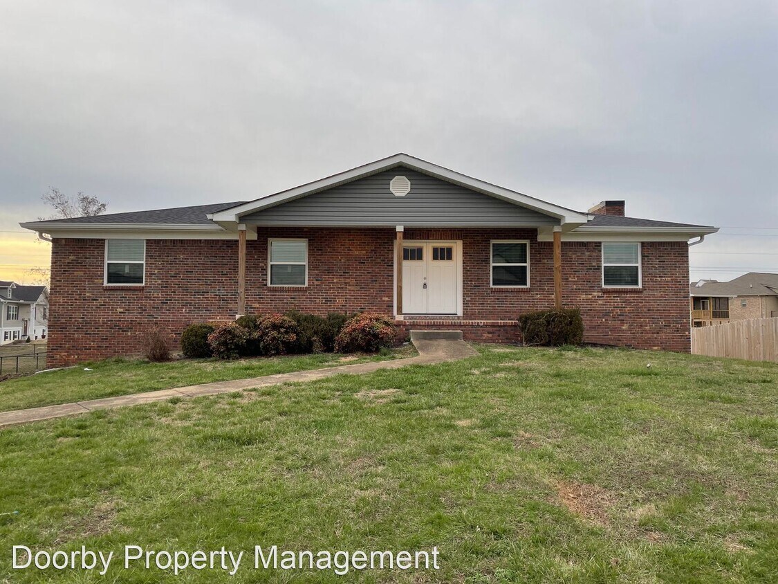 8118 Holly Crest Dr, Chattanooga, TN 37421 House Rental in Chattanooga, TN