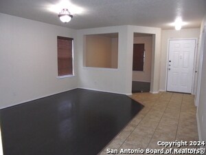 Building Photo - 407 Amberdale Oak