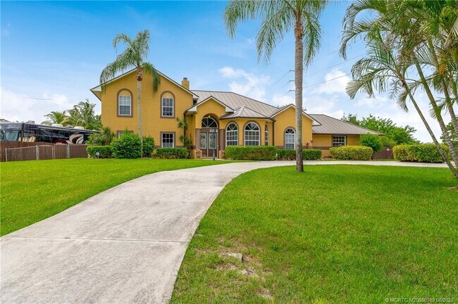 Foto del edificio - 2582 SW Barber Ln