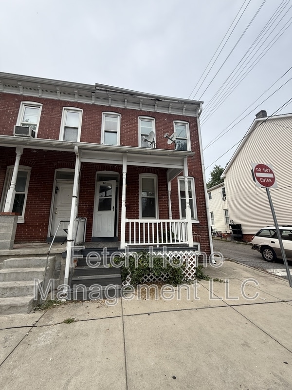 Foto principal - 225 Front St