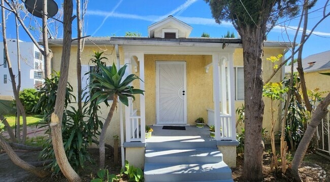 Building Photo - 5622 Elmer Ave