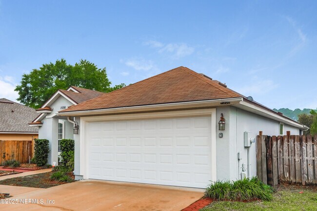 Foto del edificio - 1556 Glen View St